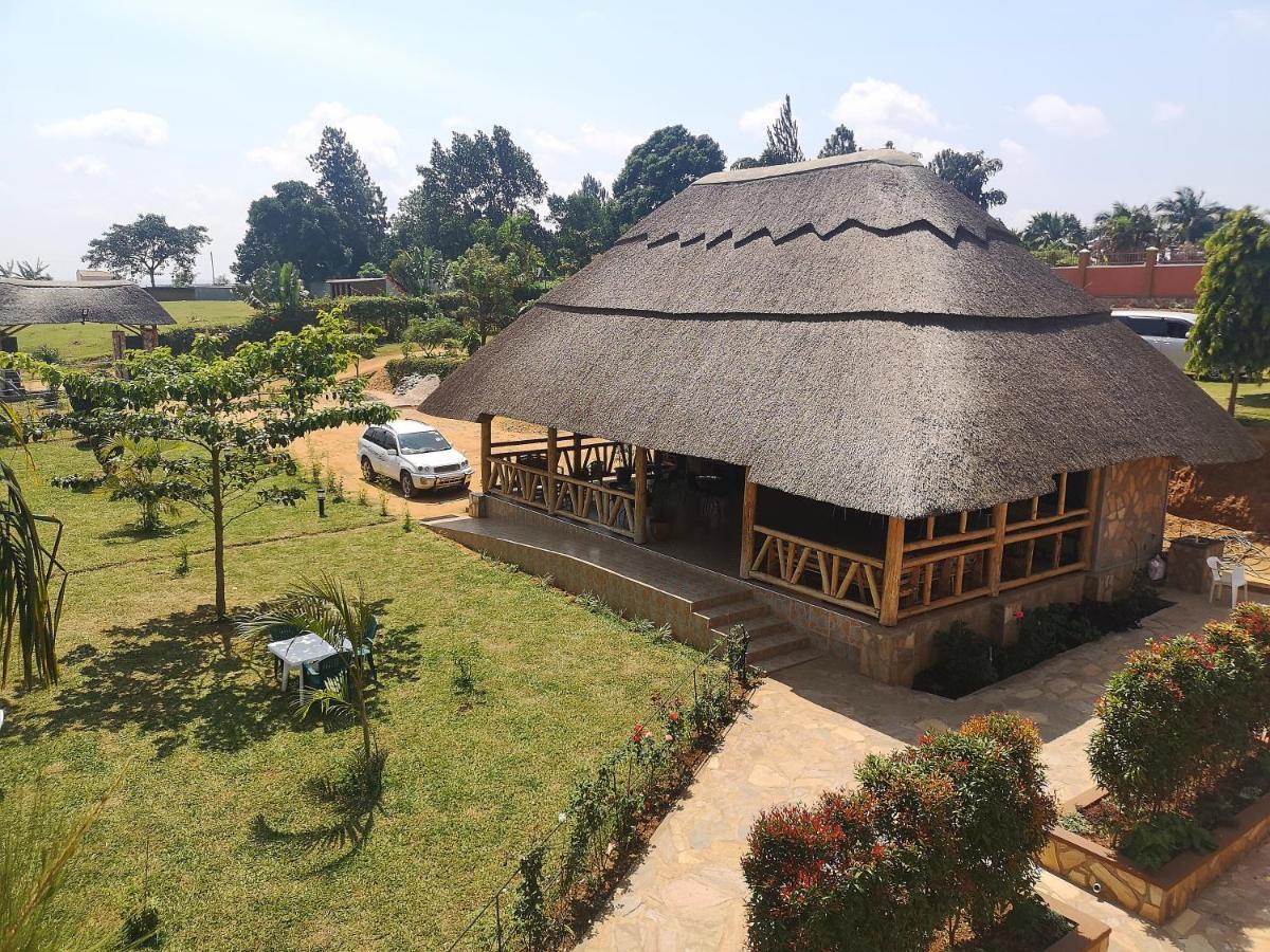 Oslo Gardens Bed & Breakfast Entebbe Ngoại thất bức ảnh