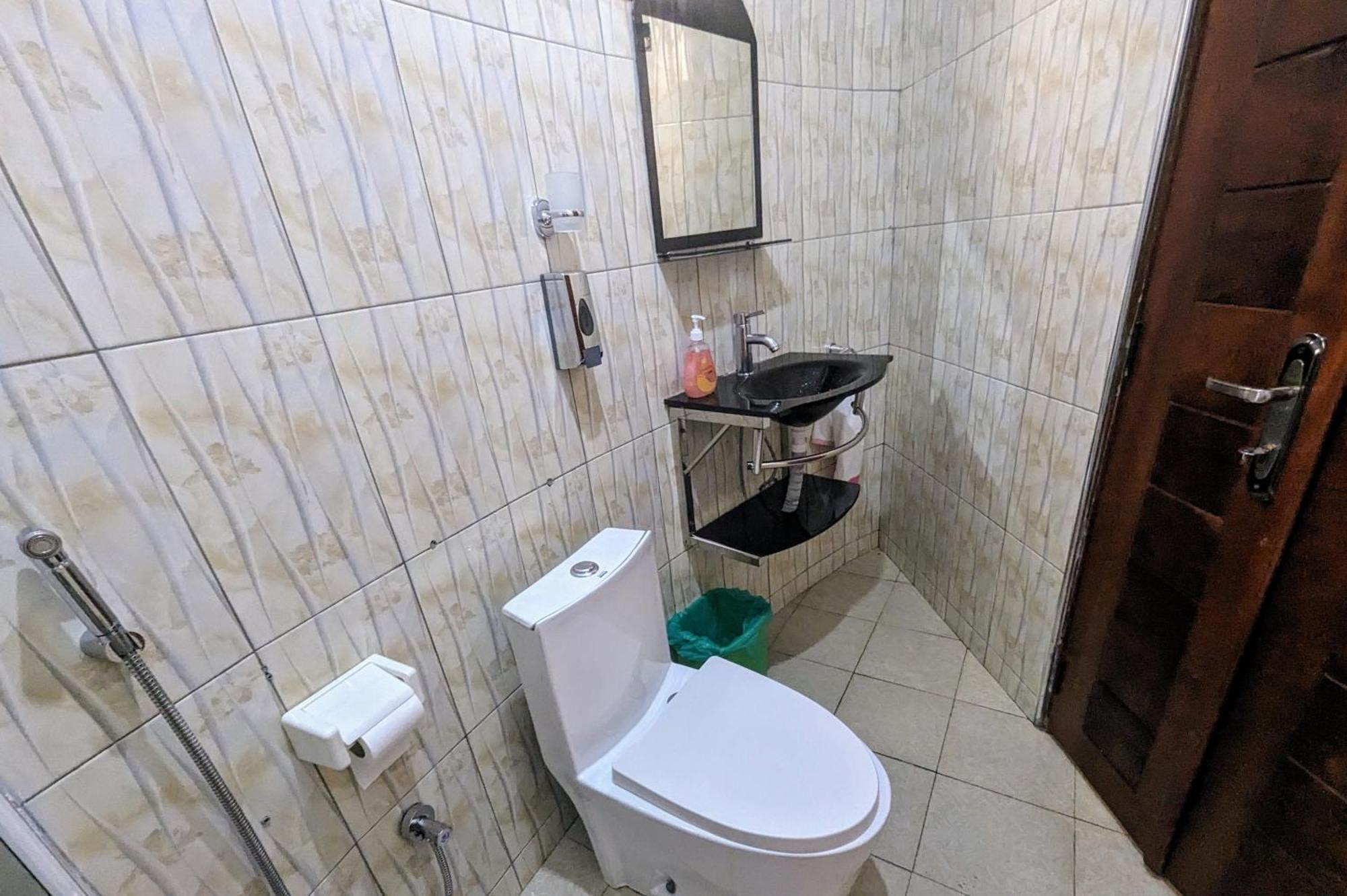 Oslo Gardens Bed & Breakfast Entebbe Ngoại thất bức ảnh
