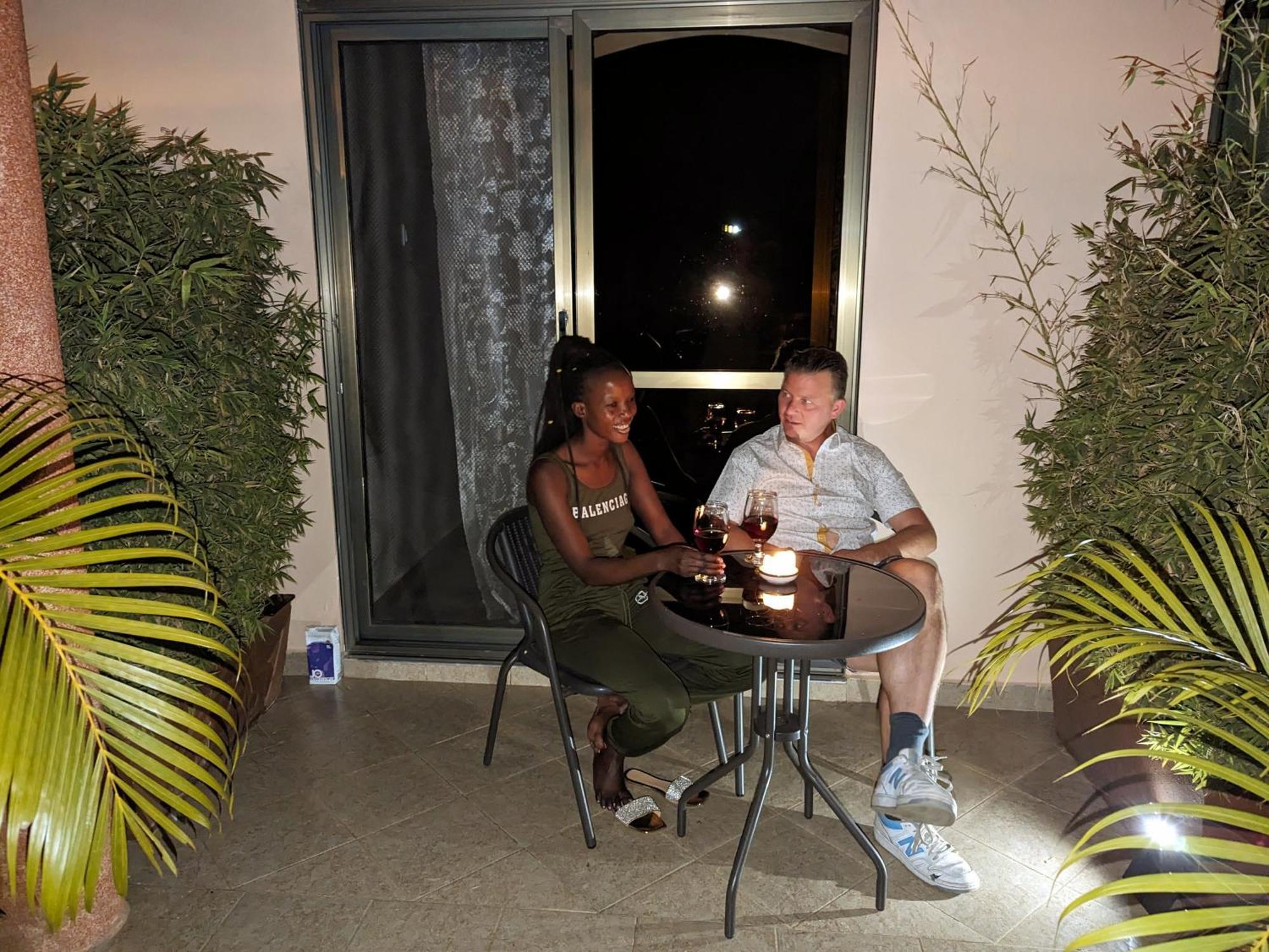 Oslo Gardens Bed & Breakfast Entebbe Ngoại thất bức ảnh