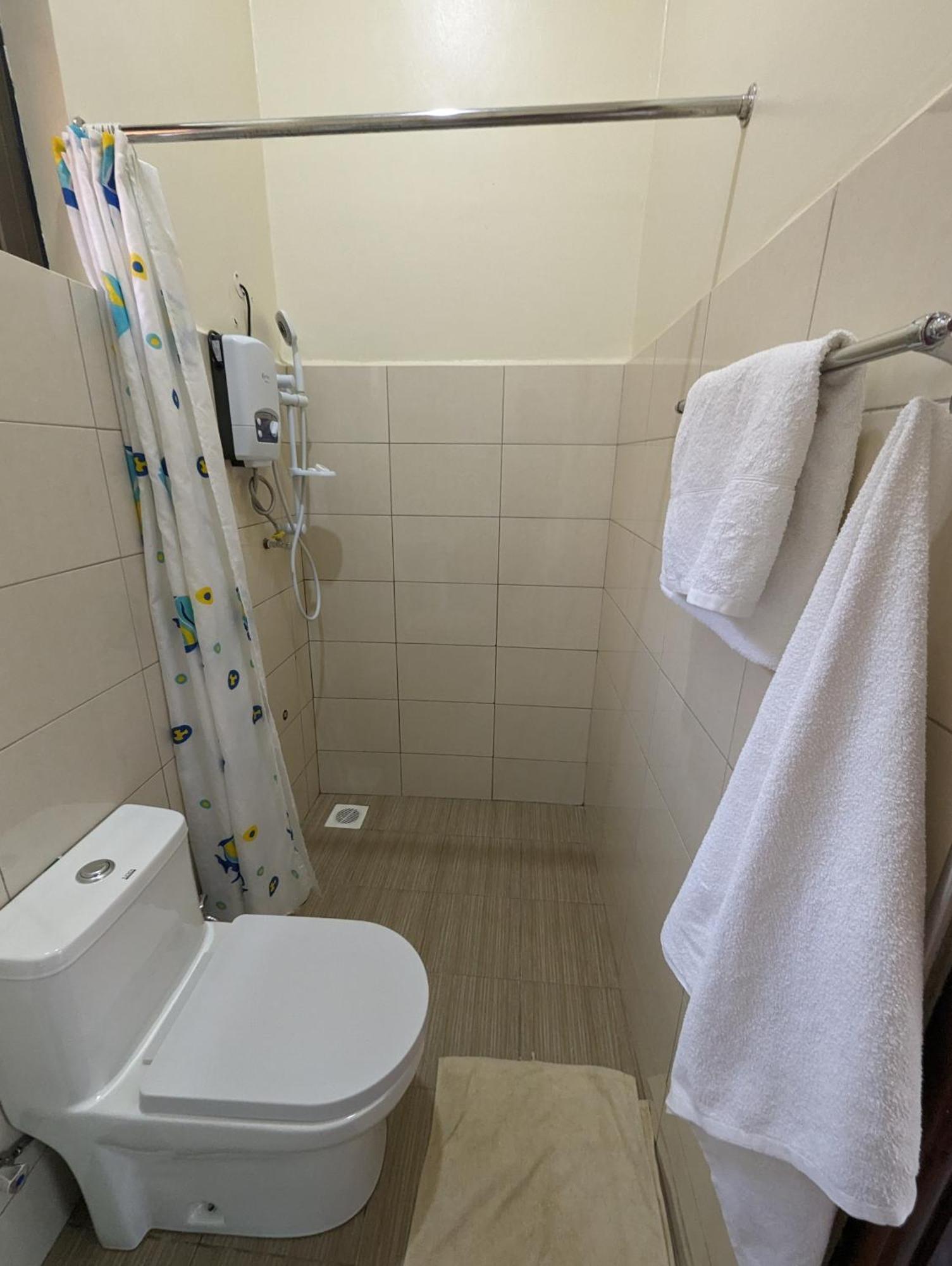 Oslo Gardens Bed & Breakfast Entebbe Ngoại thất bức ảnh
